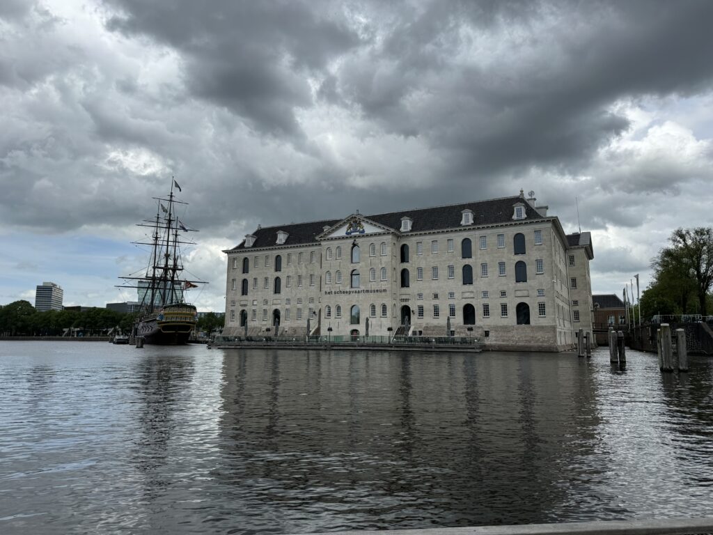 het scheepvaartmuseum, the maritime museum on a moody day